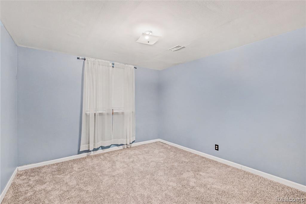 210 Mary Street Flushing, MI 48433 - Photo 15 of 22