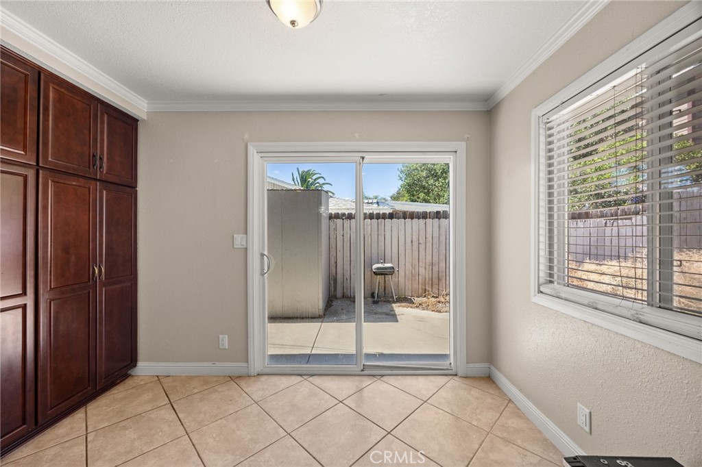 10937 Desert Sand Avenue Riverside, CA 92505 - Photo 13 of 46
