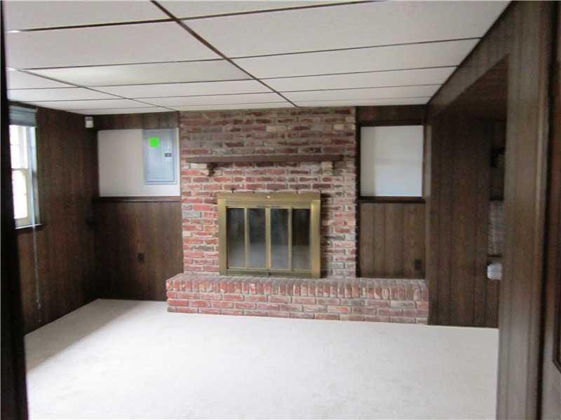 104 Bucks Road Cranberry Township, PA 16066 - Photo 13 of 19 Den/Family/Great Room.