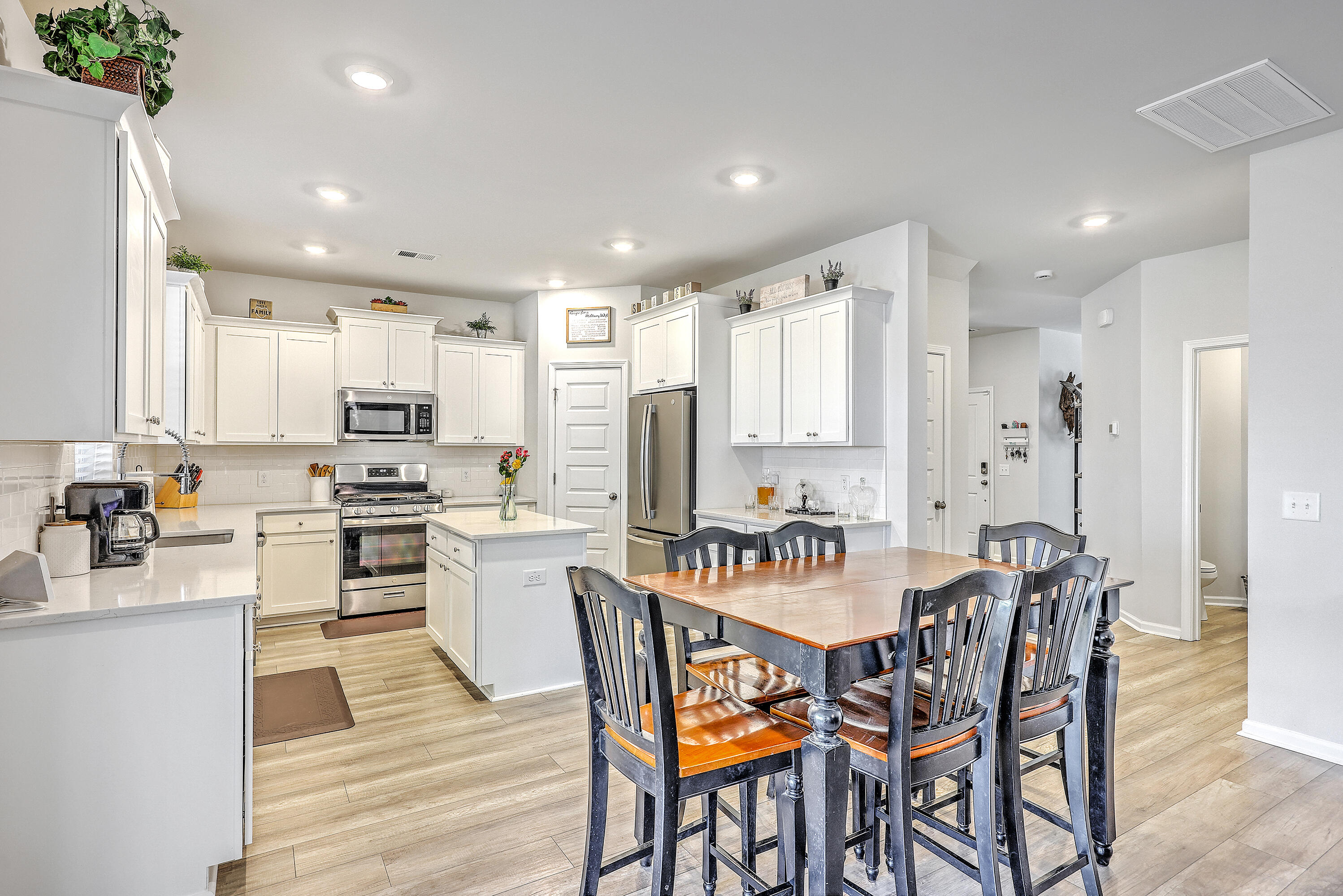 81 Red Blf Street Summerville, SC 29483 - Photo 13 of 47 Recessed lighting
