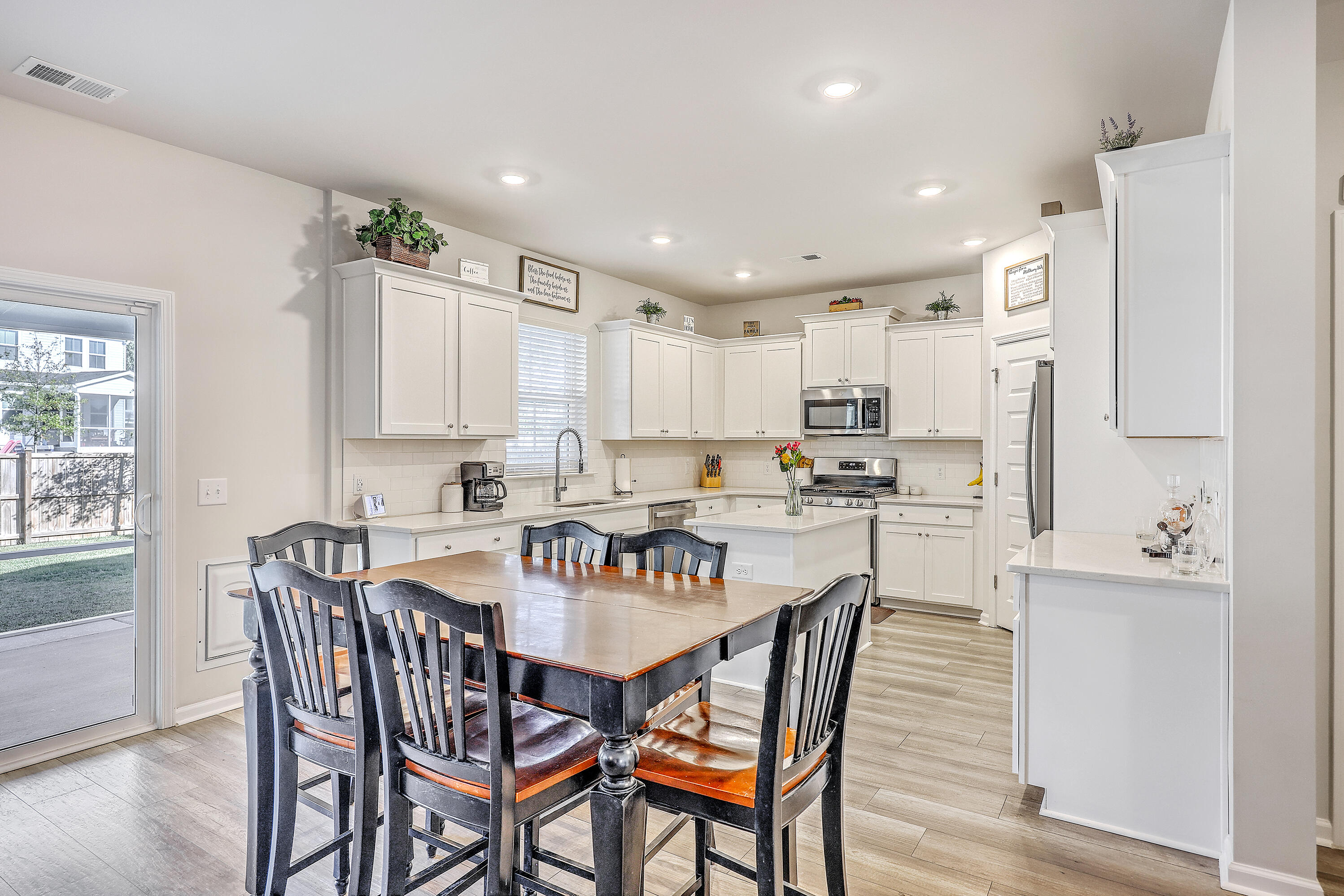 81 Red Blf Street Summerville, SC 29483 - Photo 14 of 47 Dining area