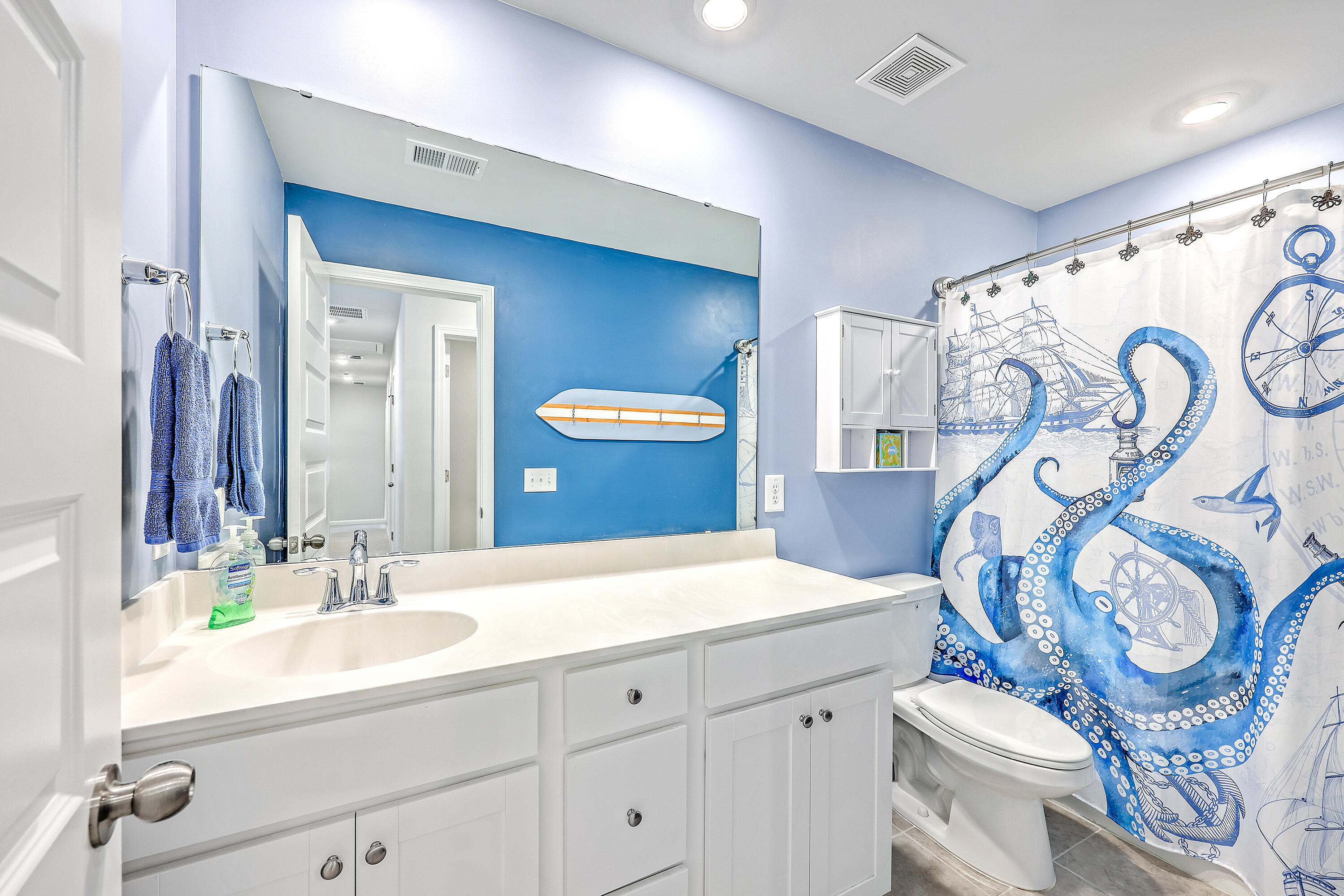 81 Red Blf Street Summerville, SC 29483 - Photo 25 of 47 Hall bathroom