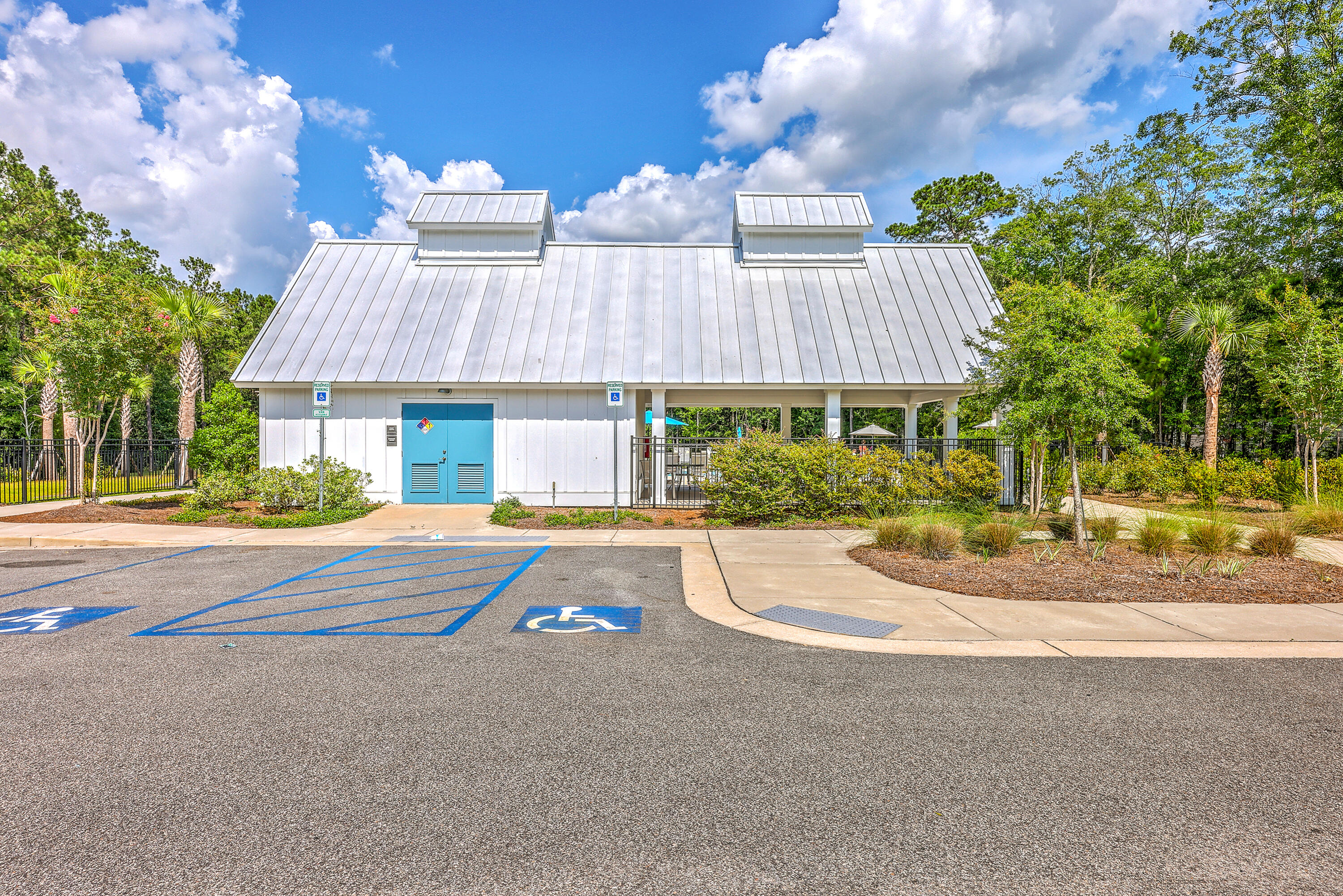 81 Red Blf Street Summerville, SC 29483 - Photo 45 of 47 Bathhouse