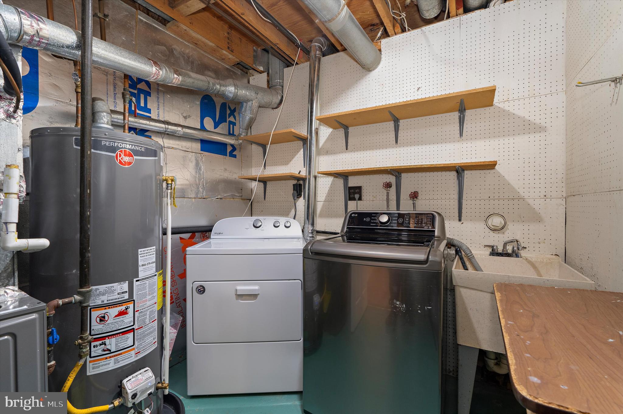 9221 Bellbeck Road Baltimore, MD 21234 - Photo 34 of 48 Laundry/utility room