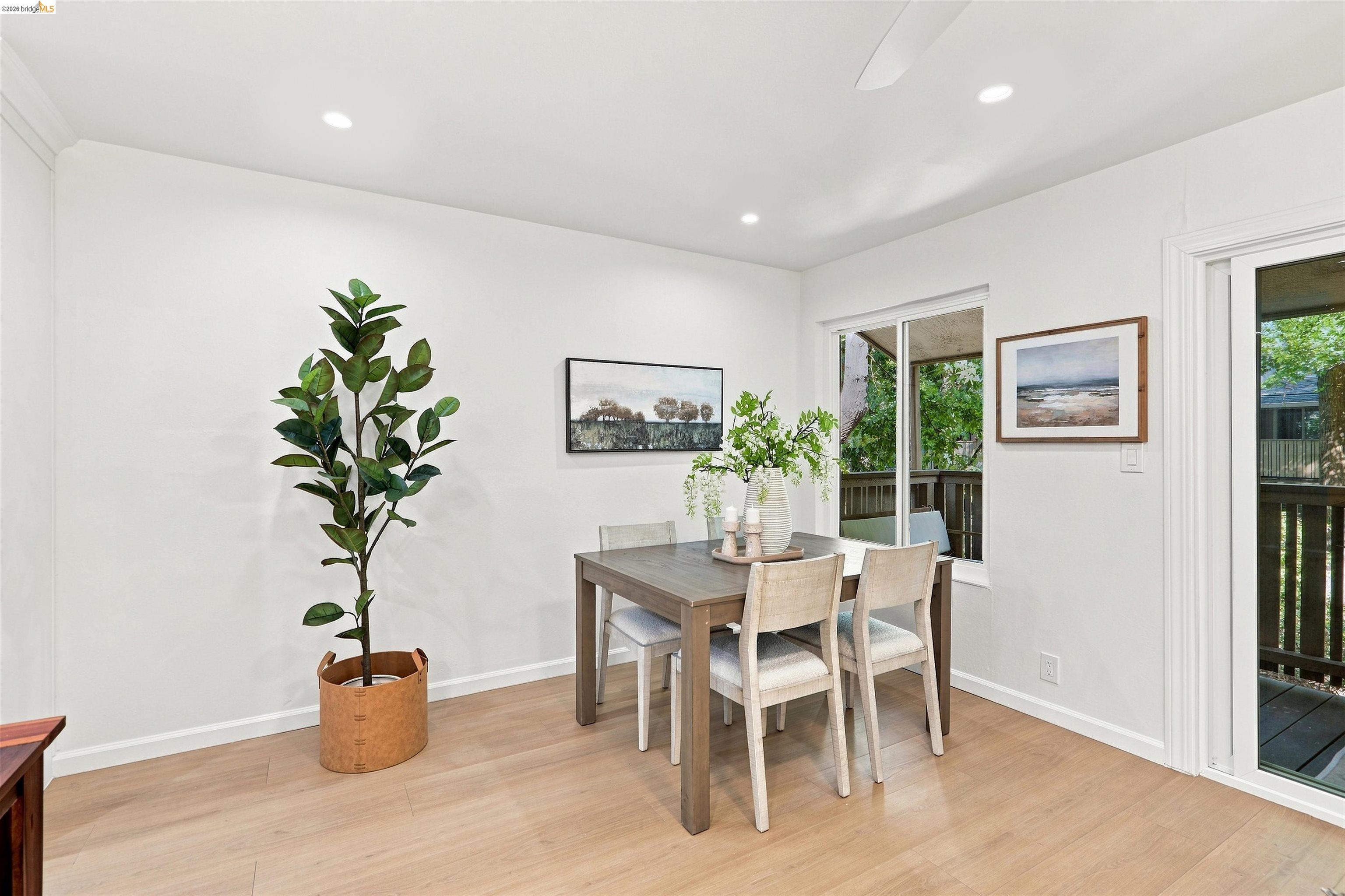 2704 Oak Road, Unit 75 Walnut Creek, CA 94597 - Photo 12 of 37 Gallery Image 12