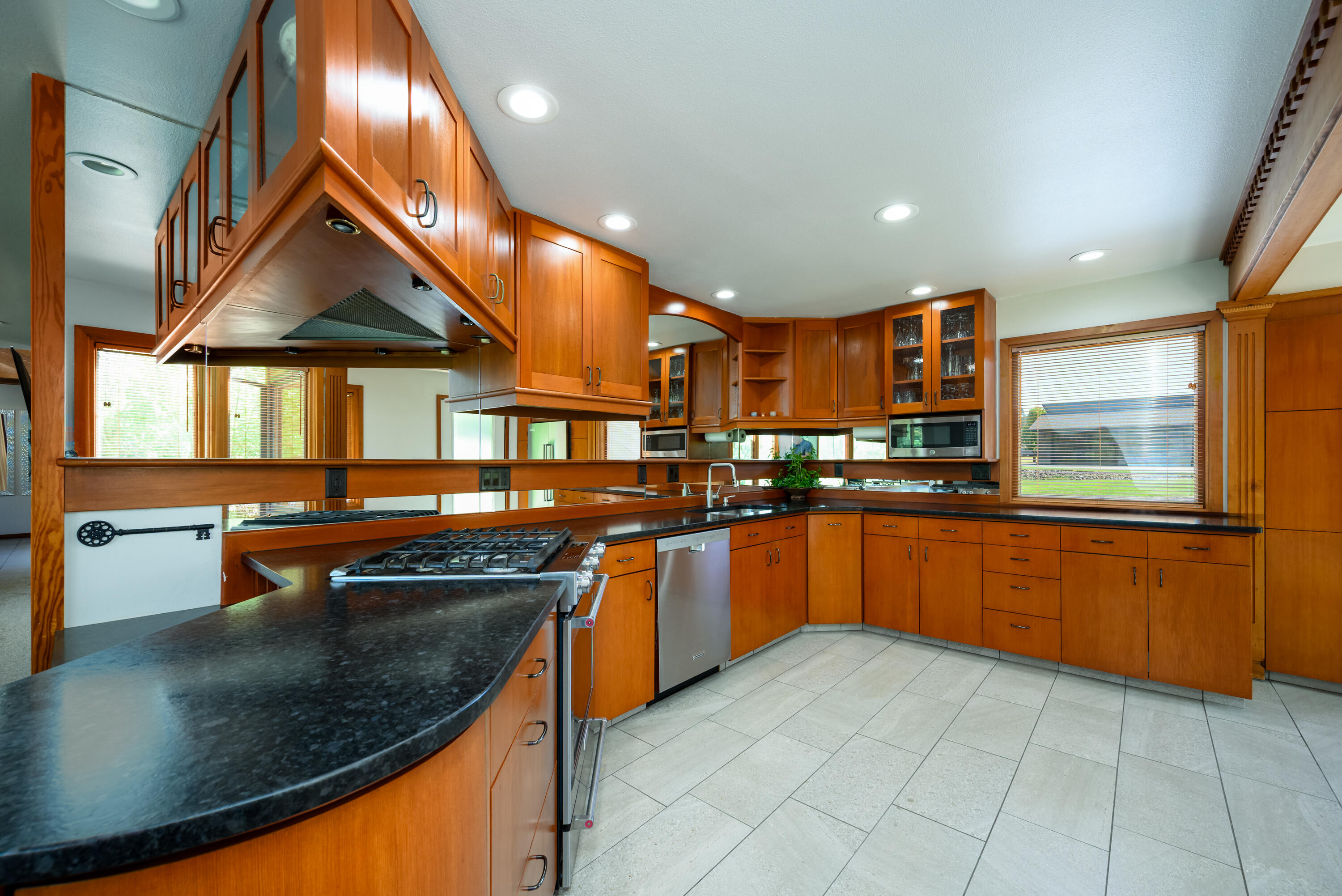 2546 Fisher Road Roseburg, OR 97471 - Photo 16 of 59 Kitchen