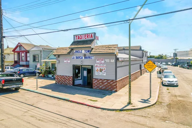 a view of a basket ball ground