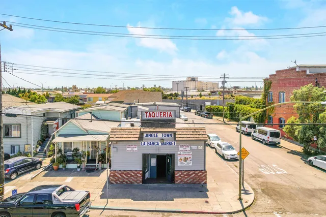 $890,000 | 2701 East 9th Street, Oakland, CA 94601