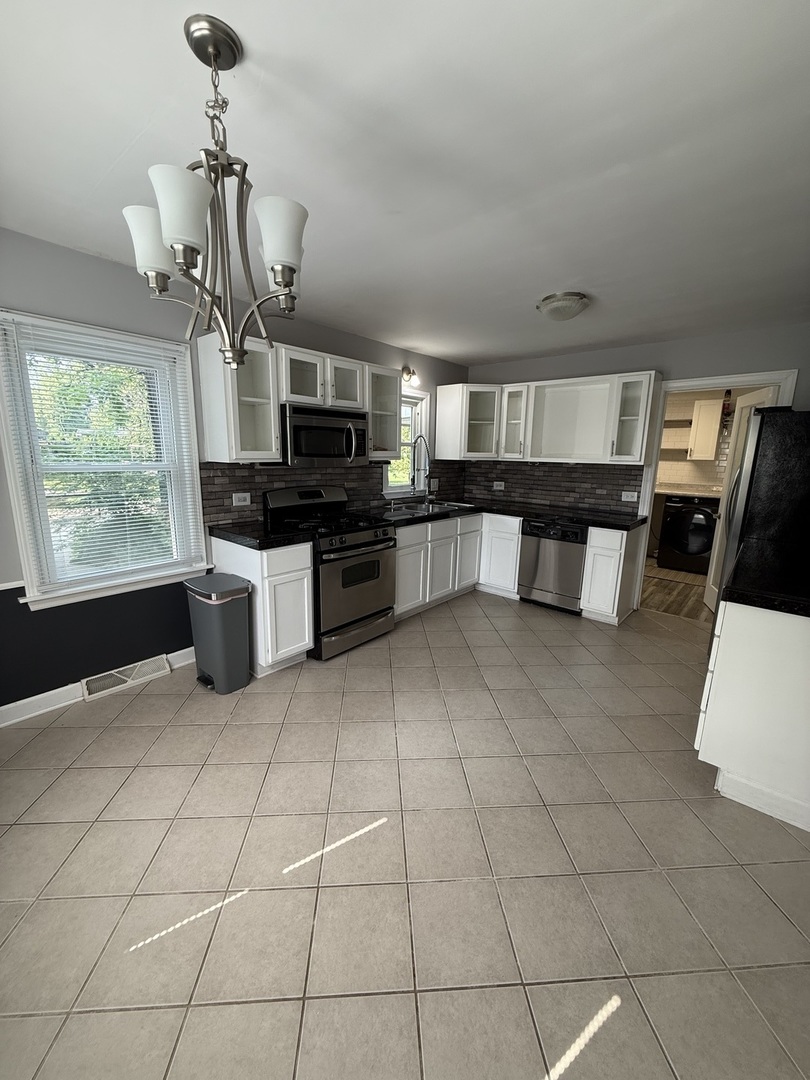 47 West Algonquin Road Des Plaines, IL 60018 - Photo 10 of 56 Gallery Image 10