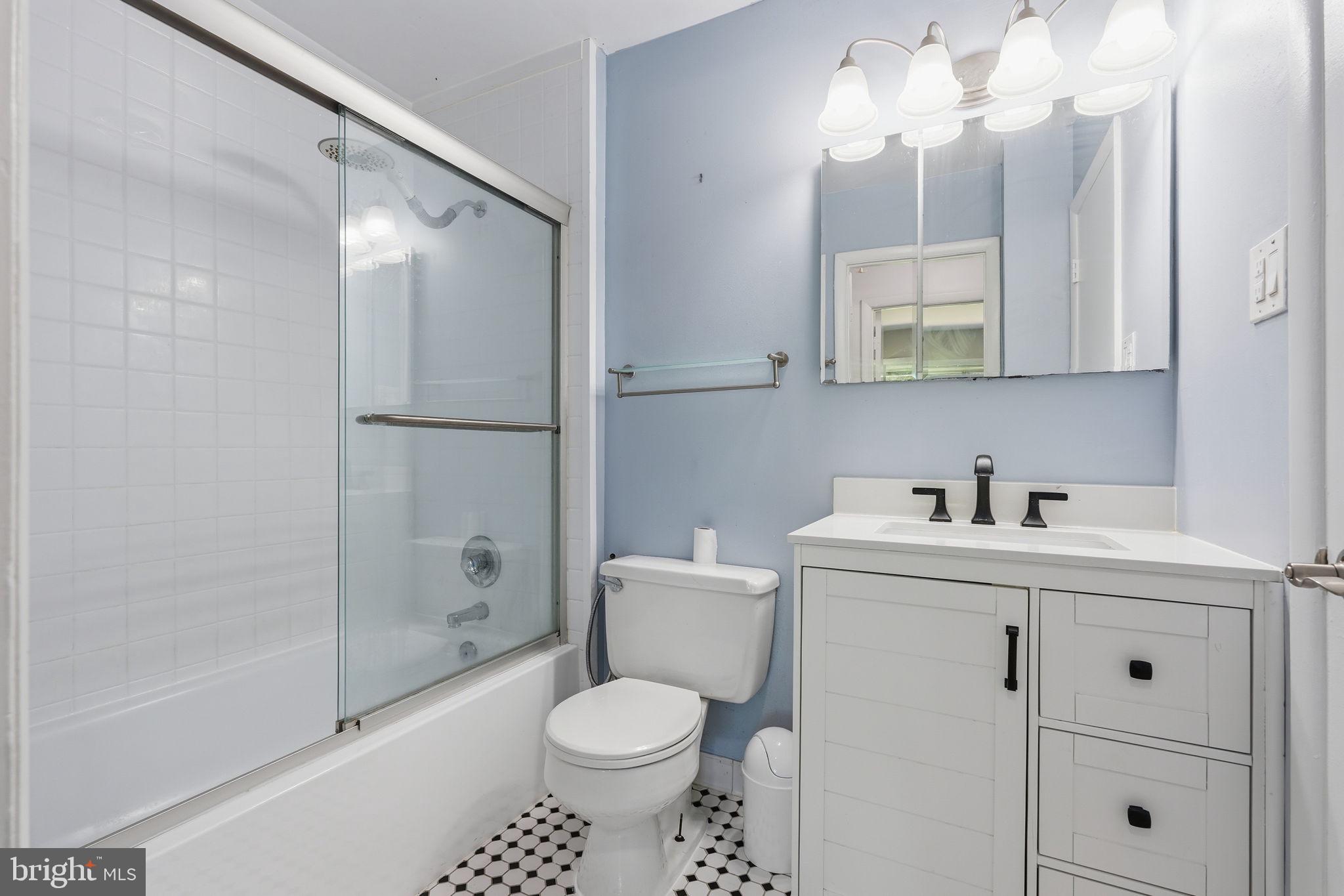 9554 Transfer Row Columbia, MD 21045 - Photo 24 of 35 Upper level full bath