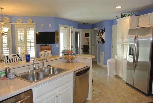 1622 Rock Bridge Road Bethpage, TN 37022 - Photo 6 of 20 Centered PrepStation- Bar for Snacking