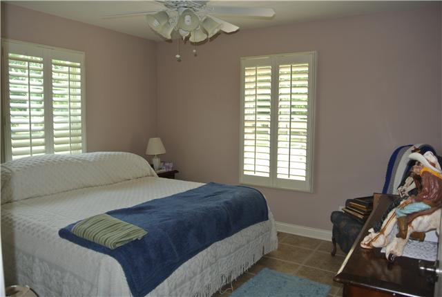 1622 Rock Bridge Road Bethpage, TN 37022 - Photo 8 of 20 Guest Room/Tiled/Generous Closet