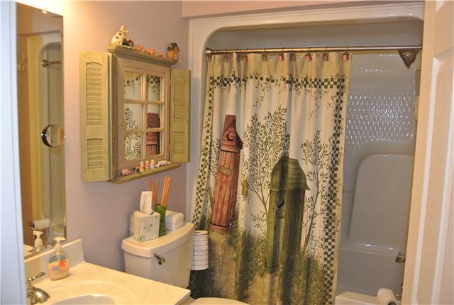 1622 Rock Bridge Road Bethpage, TN 37022 - Photo 10 of 20 Guest Bath, Evenly Divided Between Hallway-Tub/Shower Combo
