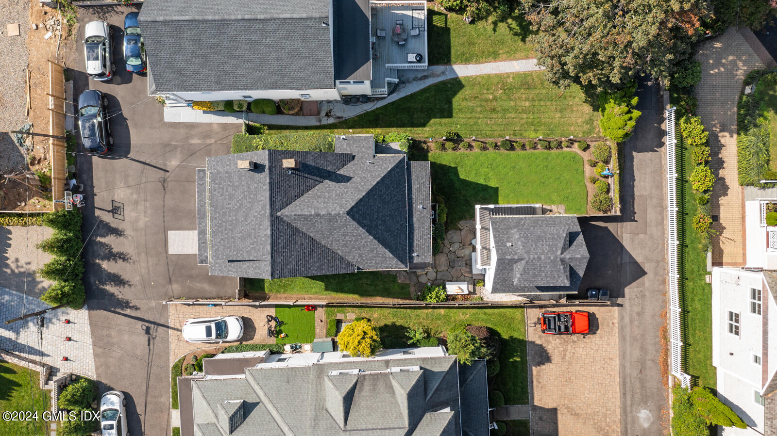 15 Elm Place Greenwich, CT 06830 - Photo 32 of 40 an aerial view of houses and roads