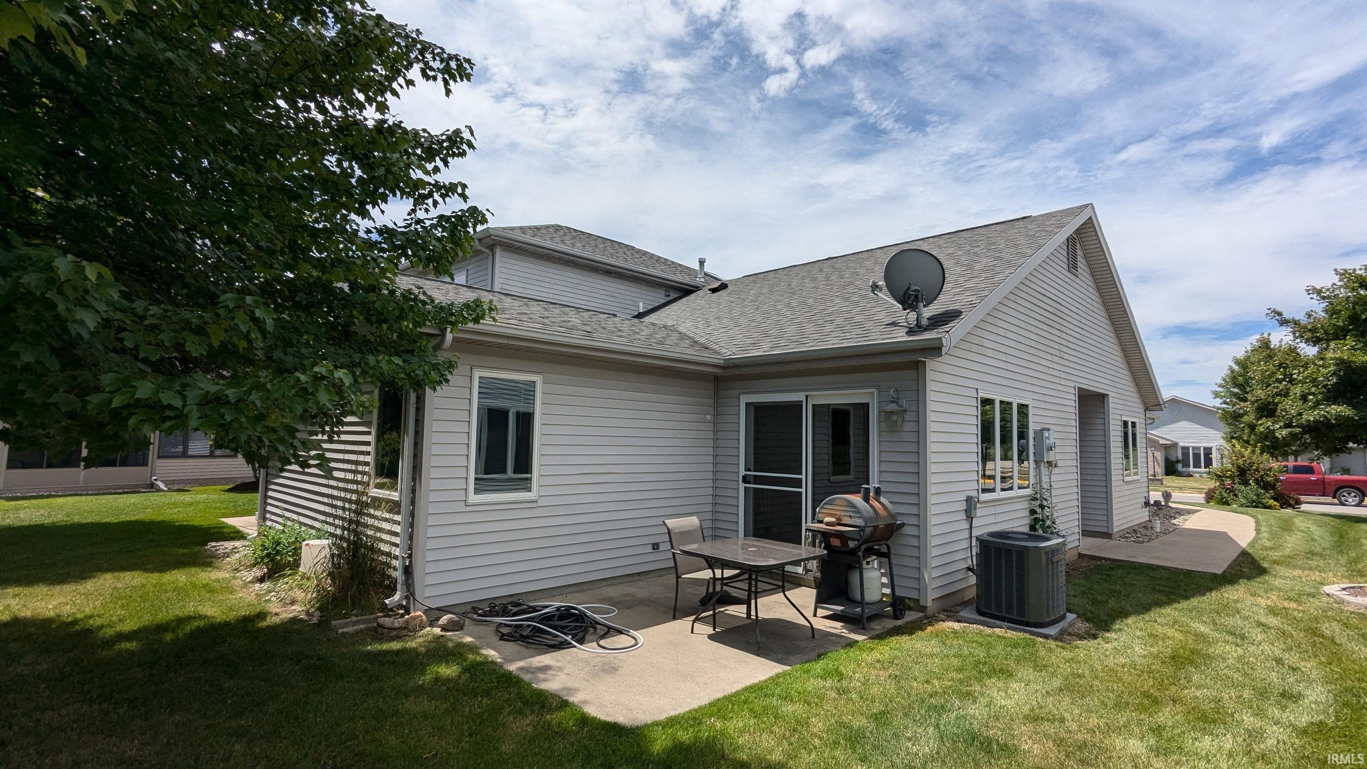 1024 Woodridge Drive Decatur, IN 46733 - Photo 7 of 29