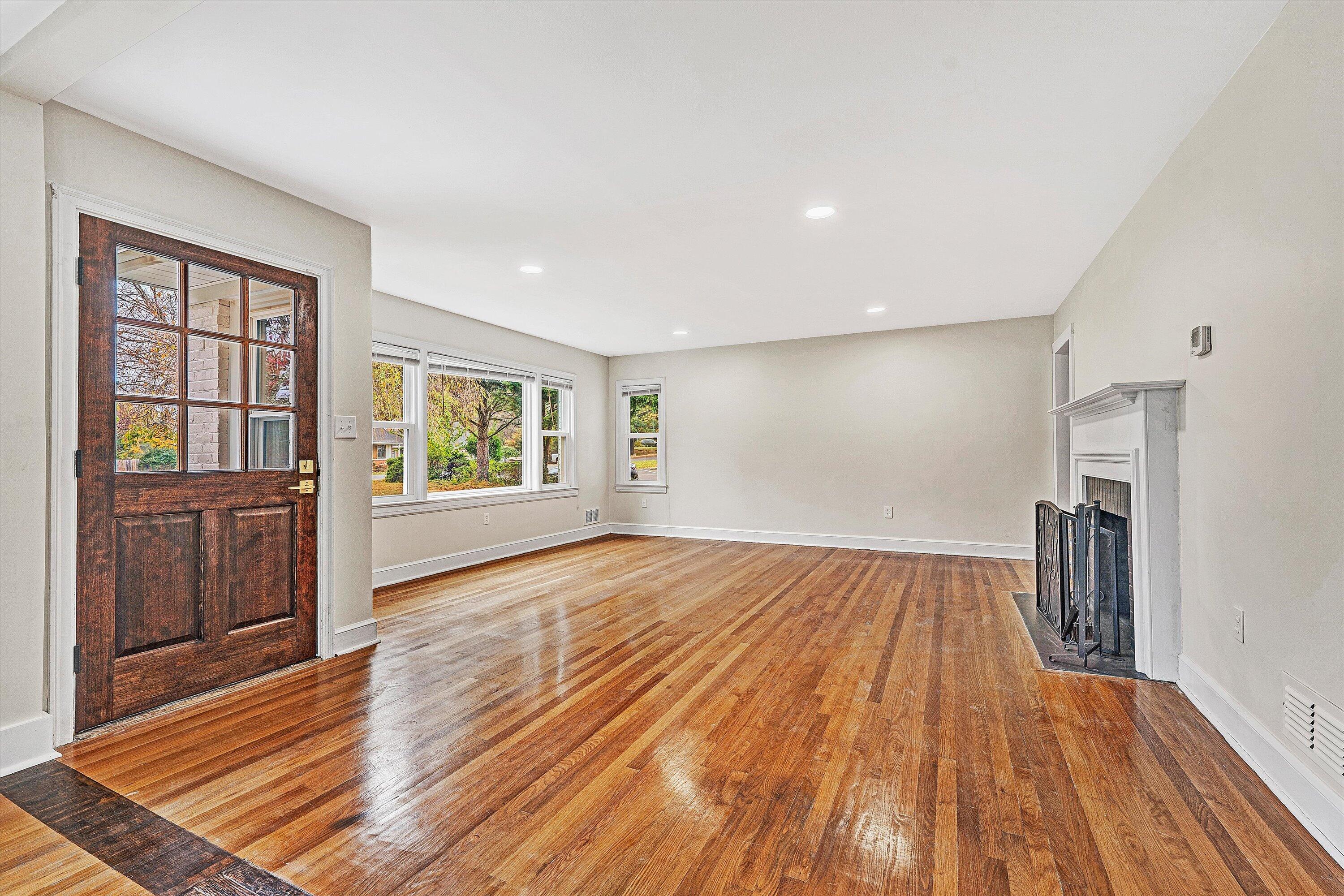 3573 Windsor Road Roanoke, VA 24018 - Photo 9 of 52 09-SGP-06246