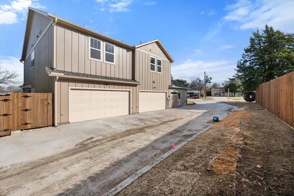 $2,915 | 508 East Kimball Street, Unit 2, Mansfield, TX 76063