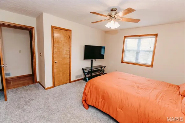 $285,000 | 12810 State Route North, Dixon, MO 65459