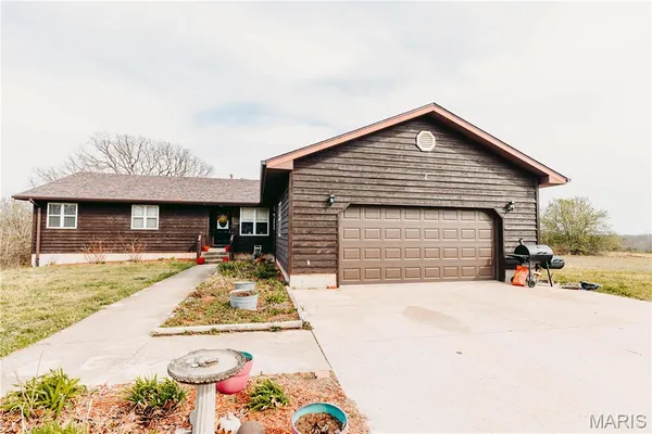 $285,000 | 12810 State Route North, Dixon, MO 65459