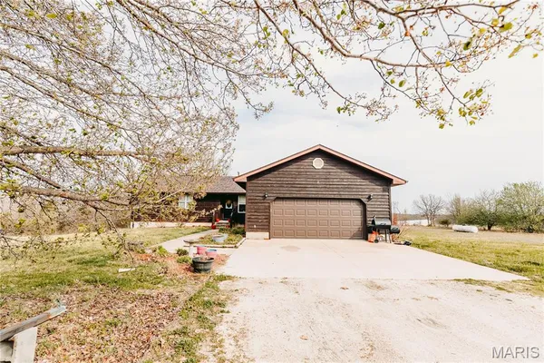 $285,000 | 12810 State Route North, Dixon, MO 65459