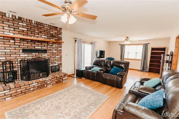 $285,000 | 12810 State Route North, Dixon, MO 65459