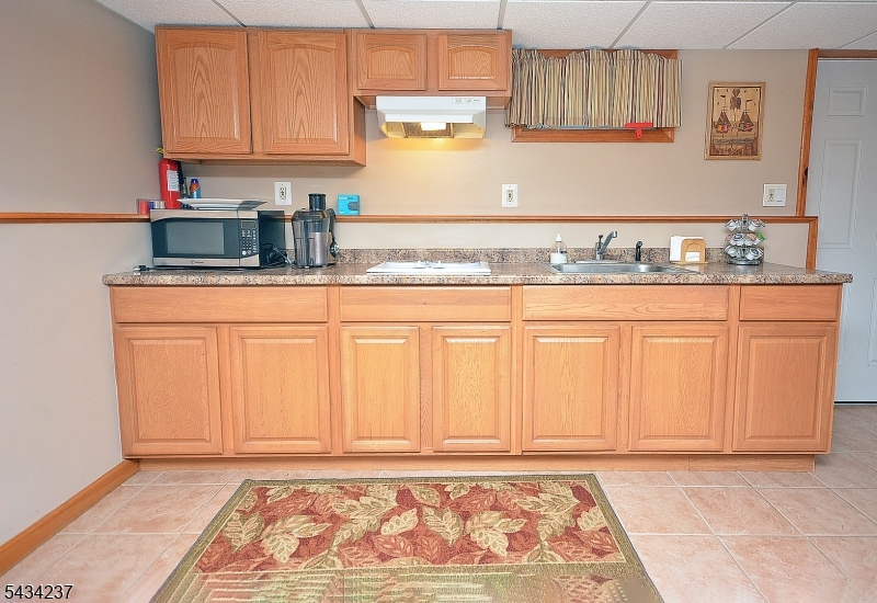 2463 Dorchester Road Union, NJ 07083 - Photo 22 of 33