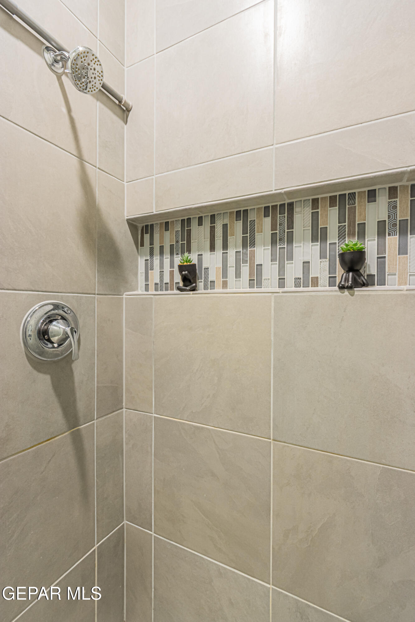 1632 Sam Dominguez El Paso, TX 79928 - Photo 30 of 34 master shower