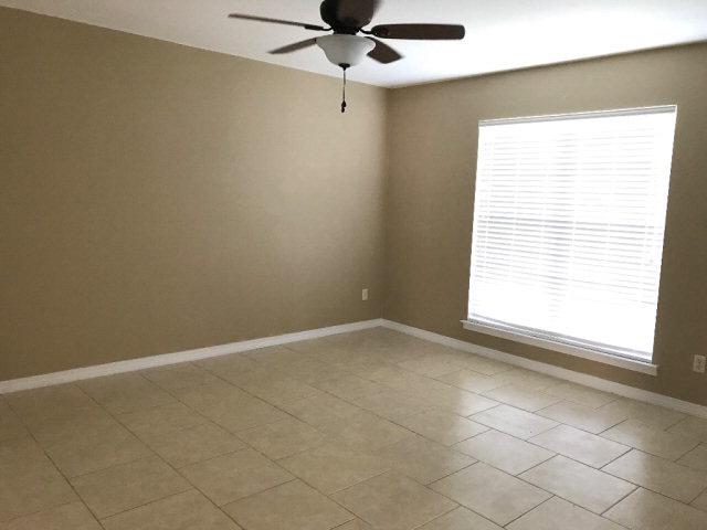 947 Summerton Drive Foley, AL 36535 - Photo 5 of 15 Master Bedroom