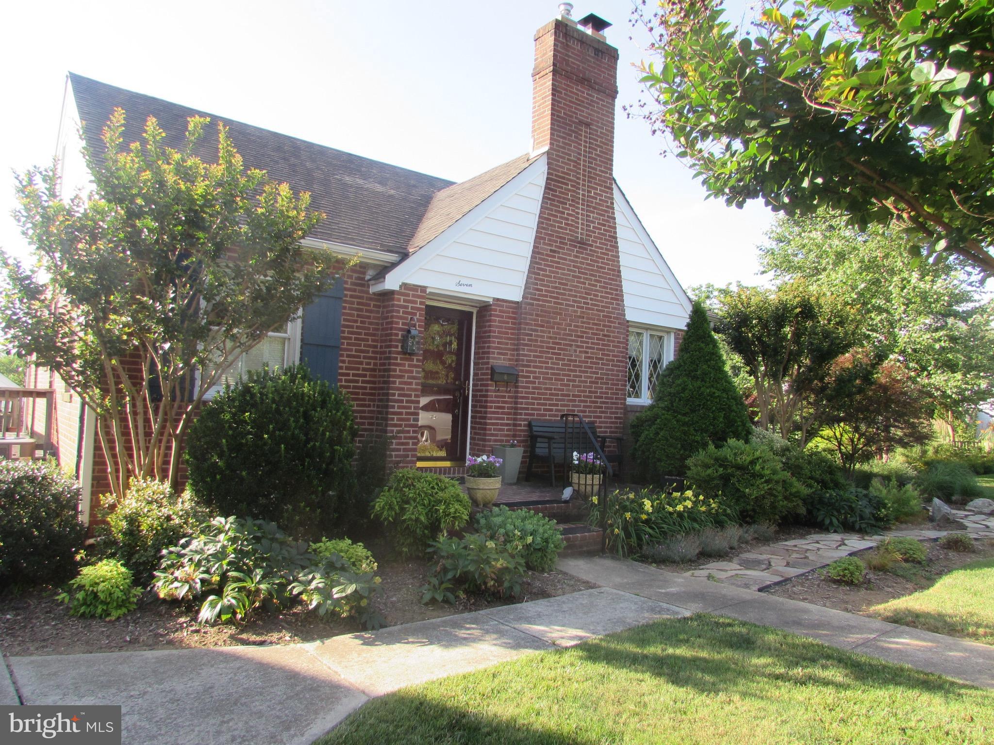7 Tanglewood Road Catonsville, MD 21228 - Photo 1 of 27 Charming cottage has so much to offer!