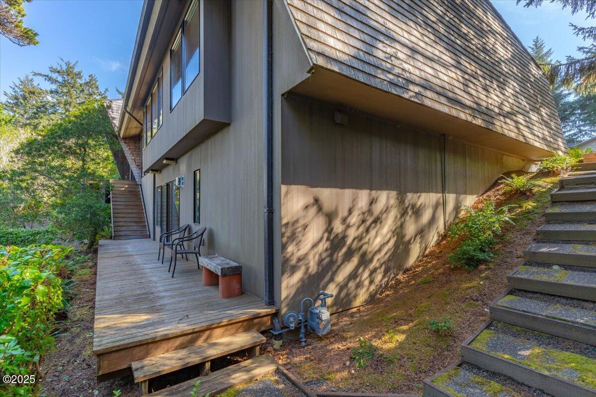 110 Ridge Crest Road Gleneden Beach, OR 97388 - Photo 59 of 72 Lower back deck