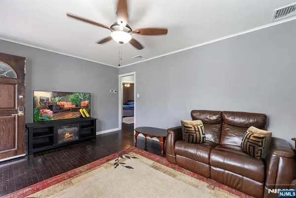 $449,999 | 537 Rogers Drive, Roxbury Township, NJ 07850