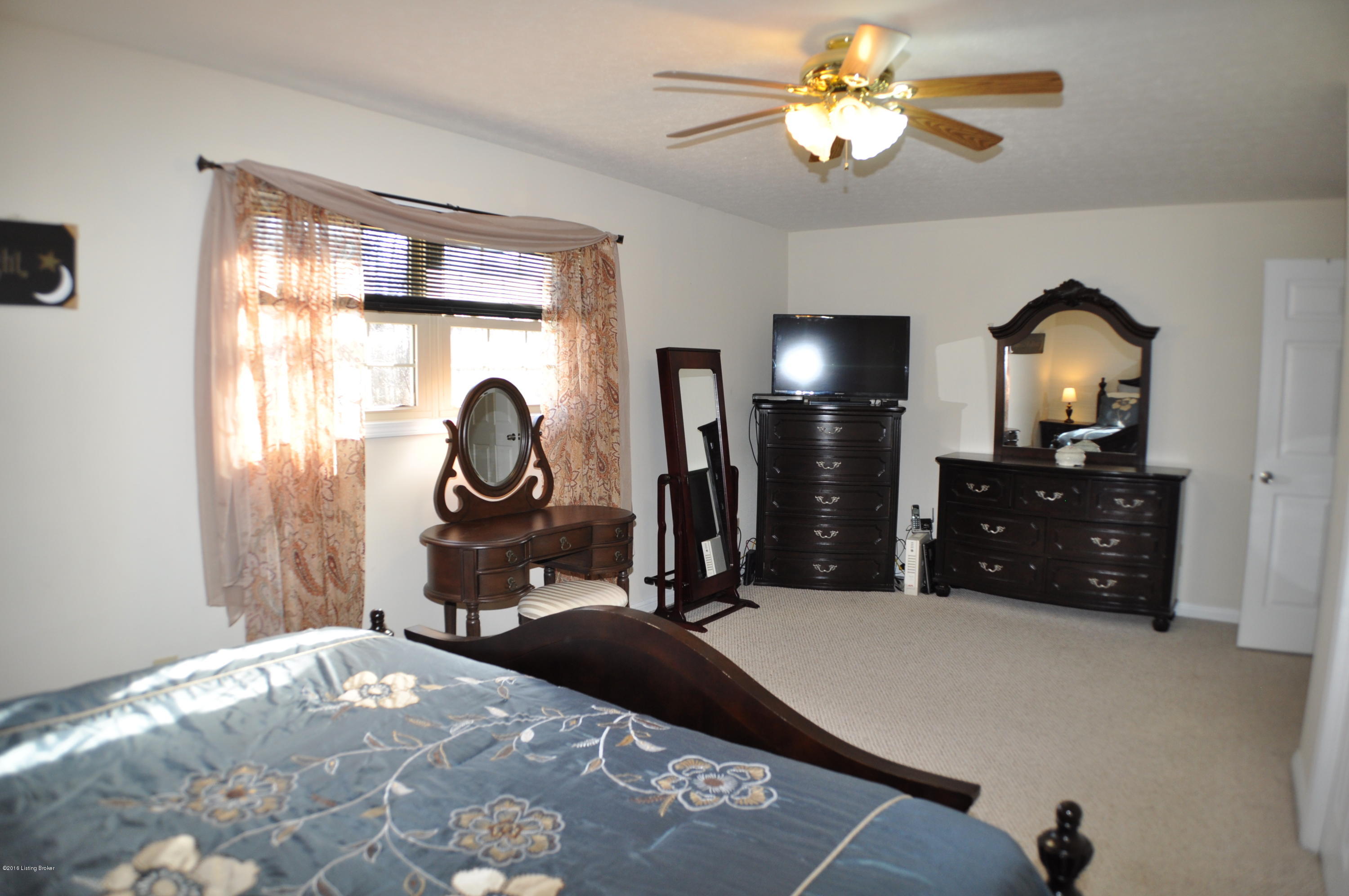 161 Russell Road Vine Grove, KY 40175 - Photo 26 of 38 DSC_0050