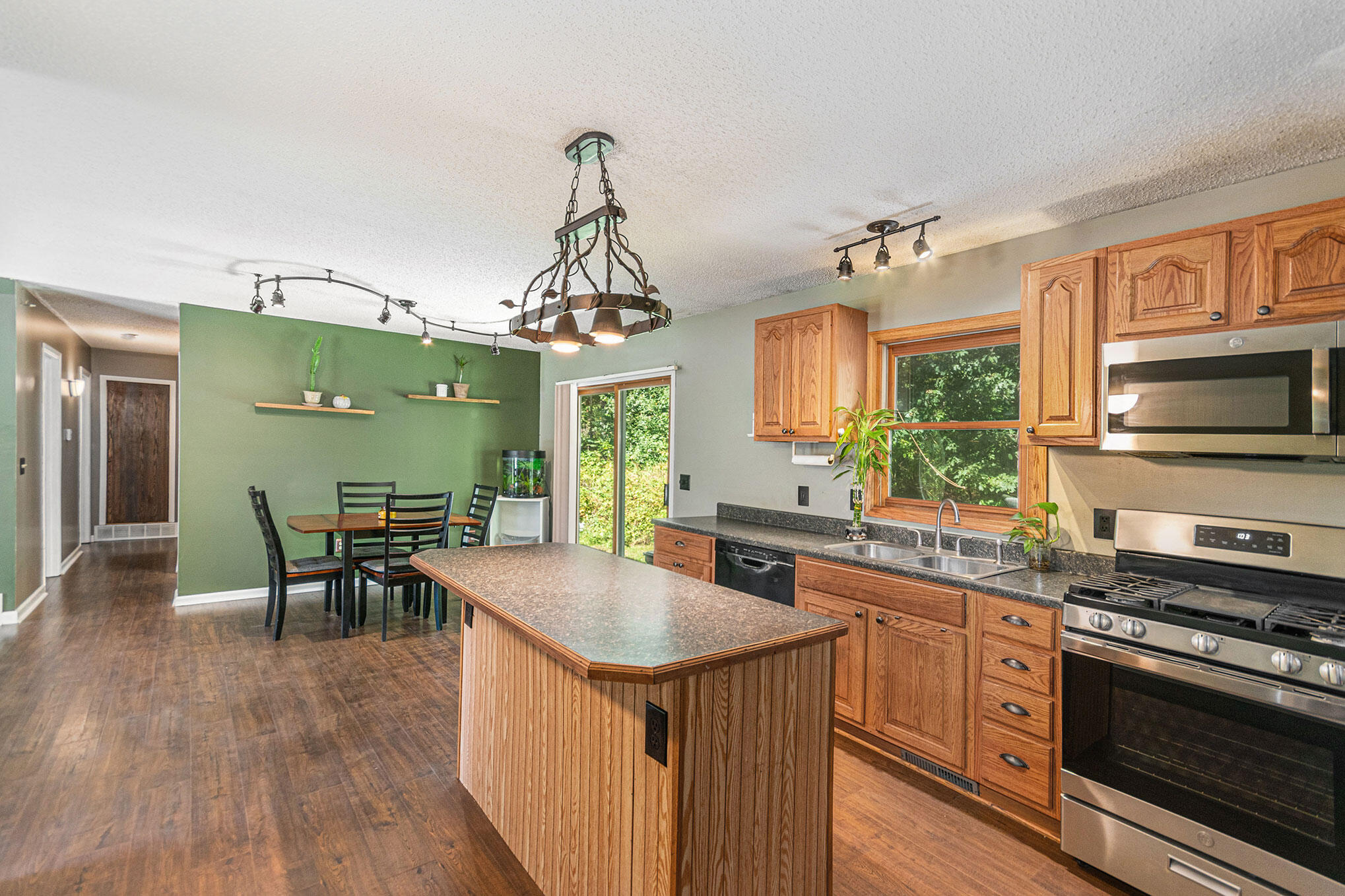 2593 Simonelli Road Muskegon, MI 49445 - Photo 3 of 22 DSC_8271