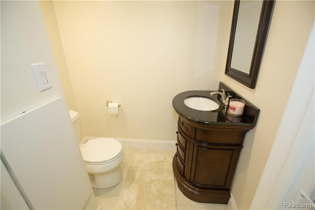 306 Whitney Drive Rochester Hills, MI 48307 - Photo 33 of 38