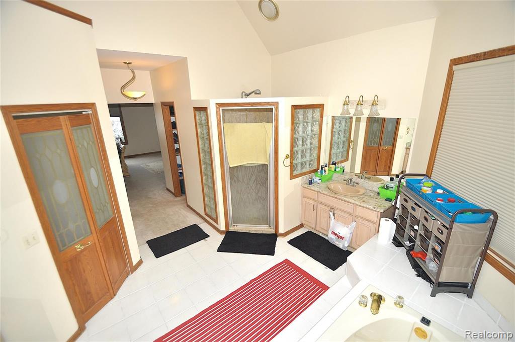 4540 Valley View Point Rochester, MI 48306 - Photo 20 of 54