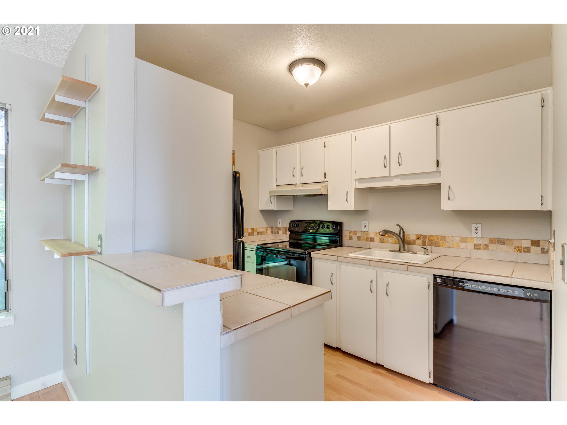 7532 Southwest Barnes Road, Unit 106C Portland, OR 97225 - Photo 8 of 27 Gallery Image 8