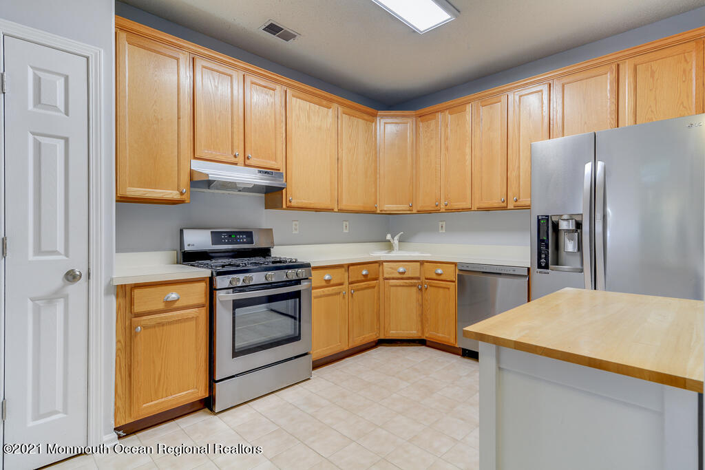 45 Riva Boulevard Brick, NJ 08723 - Photo 11 of 34 Pantry & stainless appliances