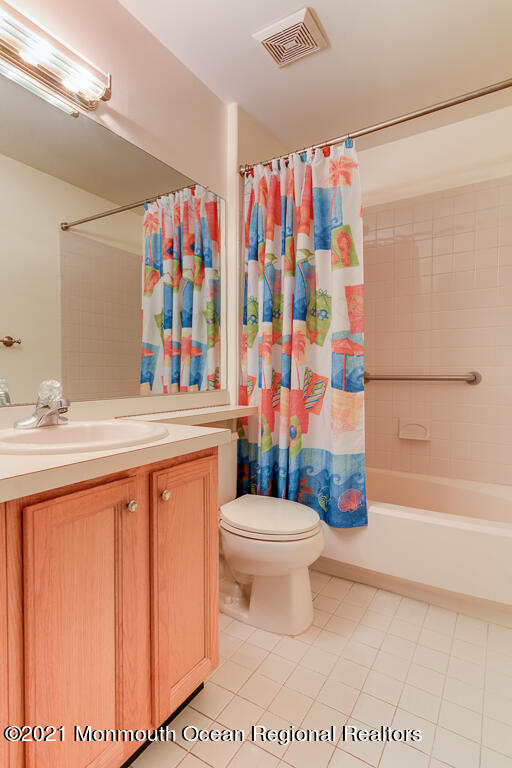 45 Riva Boulevard Brick, NJ 08723 - Photo 18 of 34 Guest bath