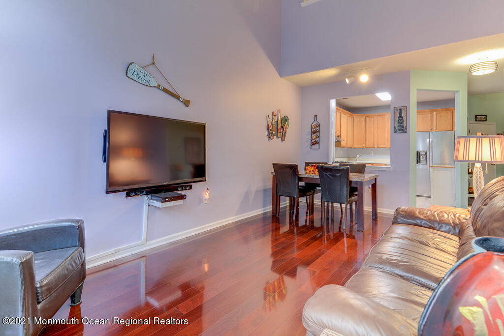 45 Riva Boulevard Brick, NJ 08723 - Photo 8 of 34 Spacious living area