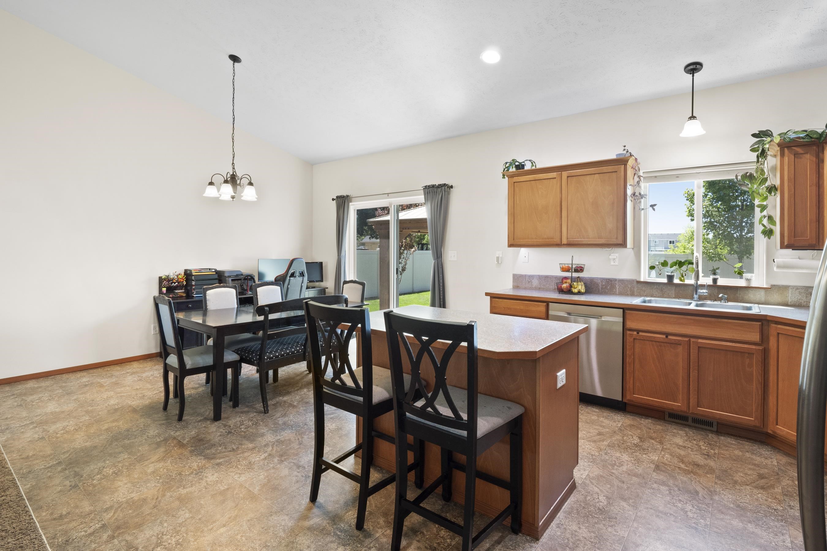 701 North Flora Road Spokane Valley, WA 99037 - Photo 13 of 34
