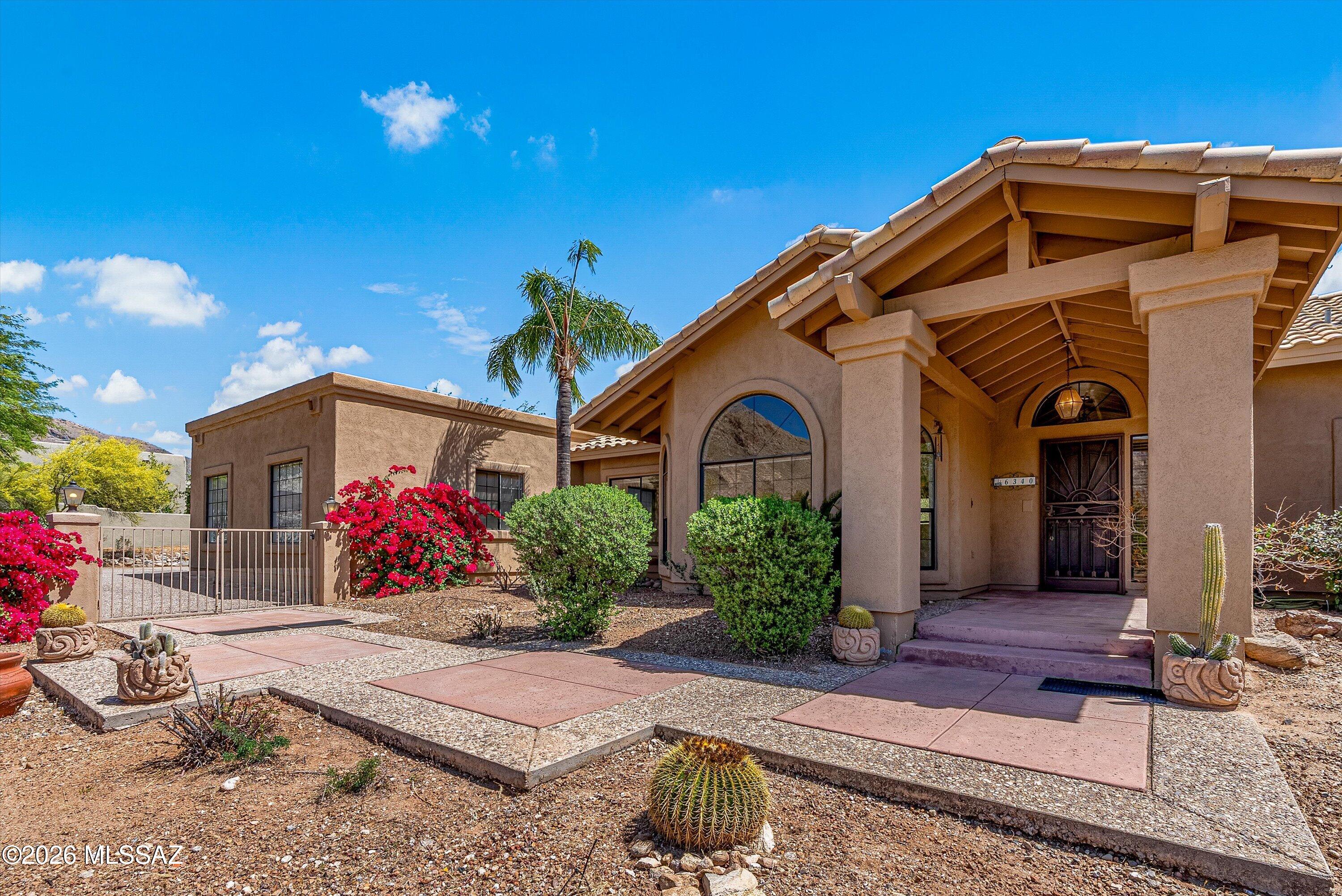 6340 North Valley View Road Tucson, AZ 85718 - Photo 3 of 44 Courtyard Entry