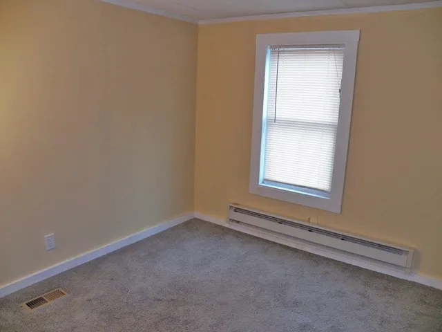 $2,150 | 2337 2nd Nh Turnpike, Deering, NH 03244