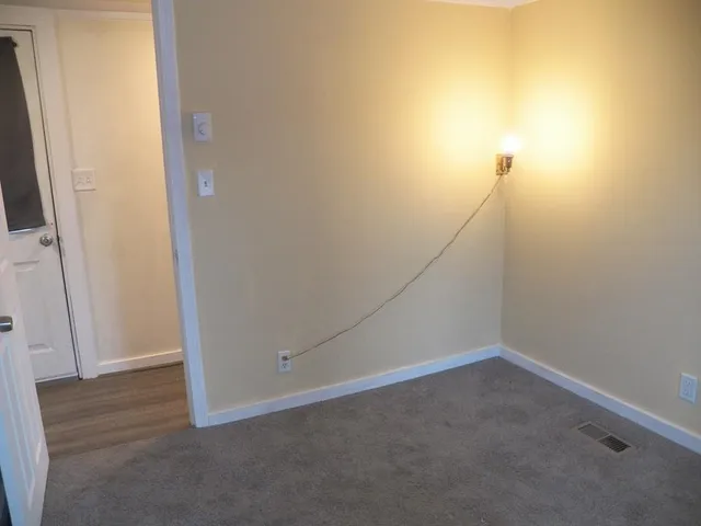 $2,150 | 2337 2nd Nh Turnpike, Deering, NH 03244