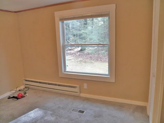 $2,150 | 2337 2nd Nh Turnpike, Deering, NH 03244