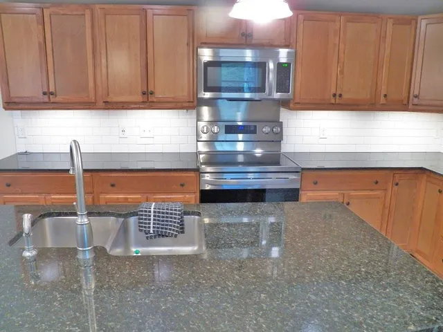 $2,150 | 2337 2nd Nh Turnpike, Deering, NH 03244