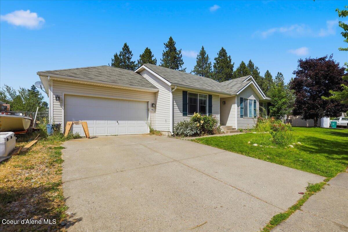 7443 Macaw Lane Rathdrum, ID 83858 - Photo 3 of 28 03-7443 Macaw Ln_RedHogMedia