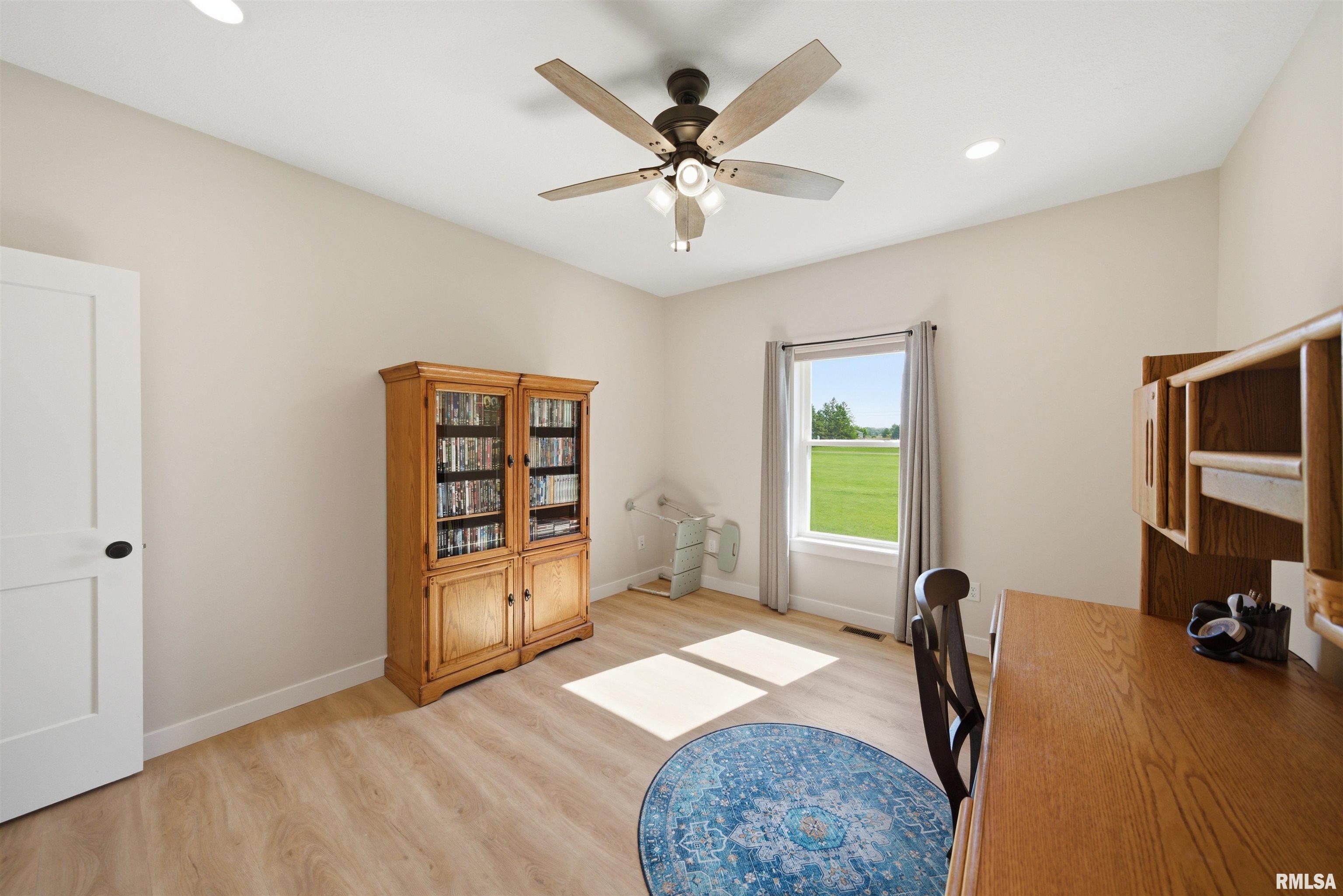 215 Cypress Point Washington, IL 61571 - Photo 27 of 39
