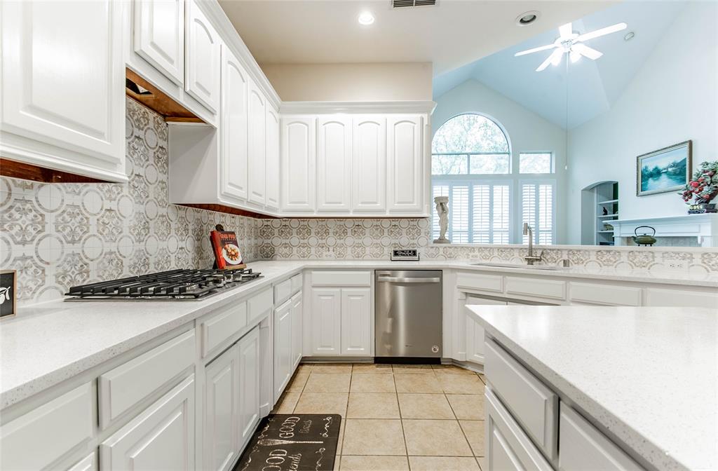 3920 Autumn Lane Bedford, TX 76021 - Photo 11 of 39