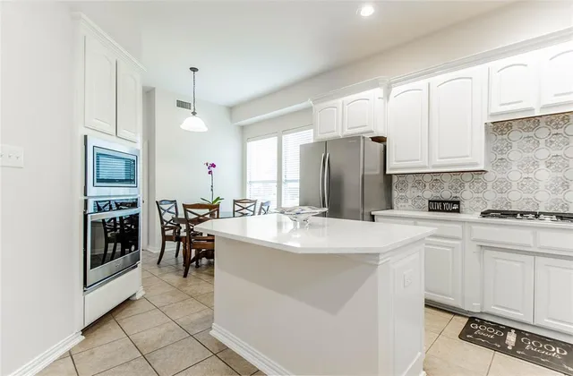 $3,400 | 3920 Autumn Lane, Bedford, TX 76021