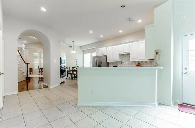 $3,400 | 3920 Autumn Lane, Bedford, TX 76021